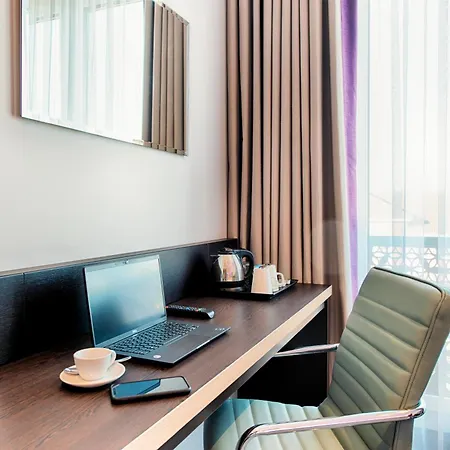 Hotel Premier Frankfurt Messe 3*